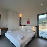 Willa Seafront Serene 6 Bedrooms Embourios (Milos)