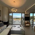 Willa Seafront Serene 6 Bedrooms Embourios (Milos)