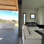 Seafront Serene 6 Bedrooms *