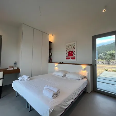 Villa Seafront Serene 6 Bedrooms Embourios (Milos)