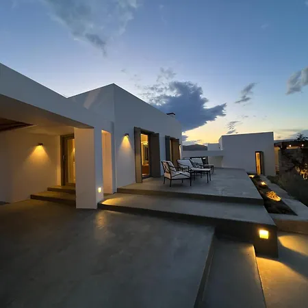 Seafront Serene 6 Bedrooms Villa *