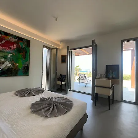 Seafront Serene 6 Bedrooms Villa